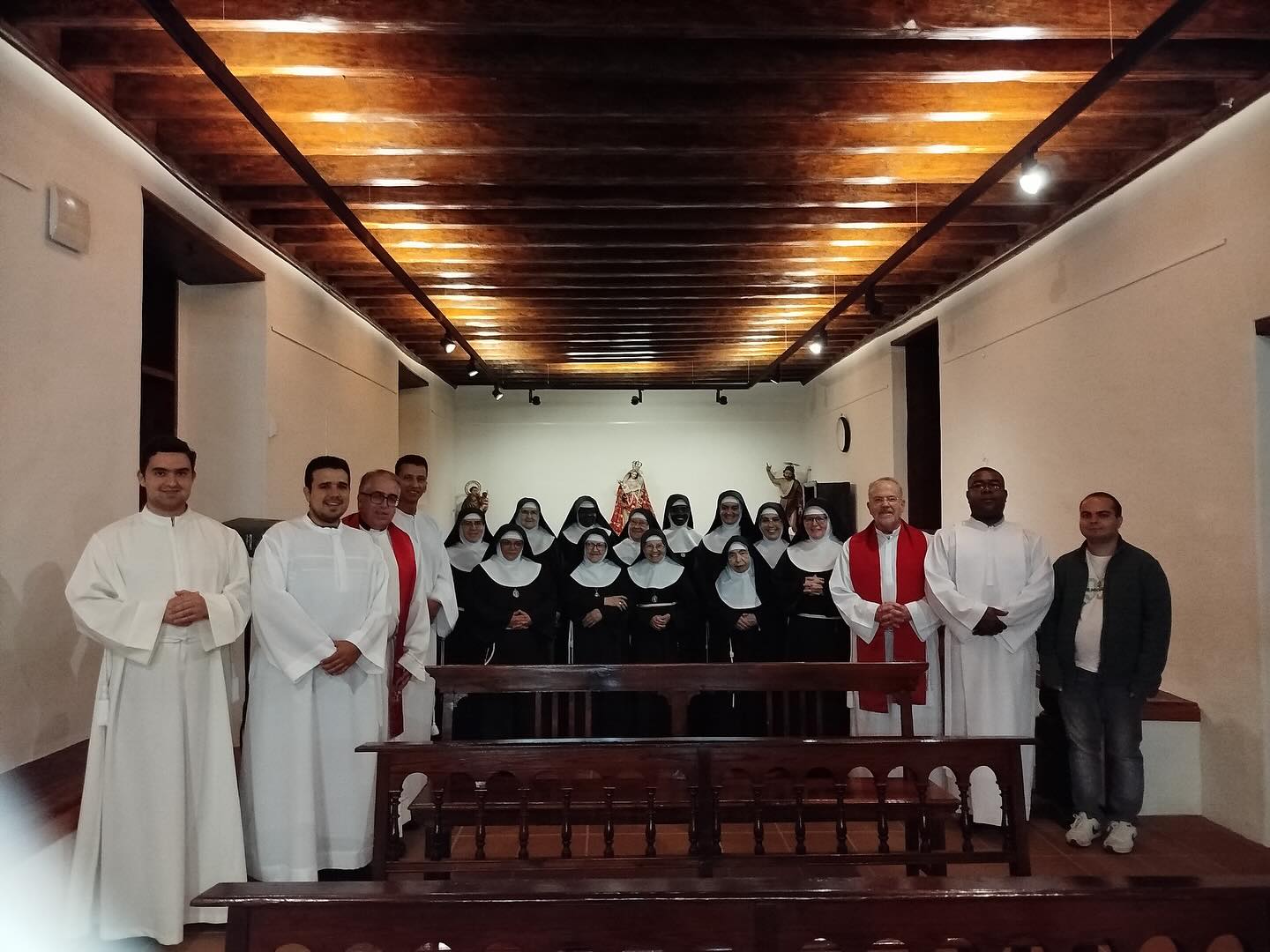 Visita al monasterio de las Hermanas Clarisas en la Laguna