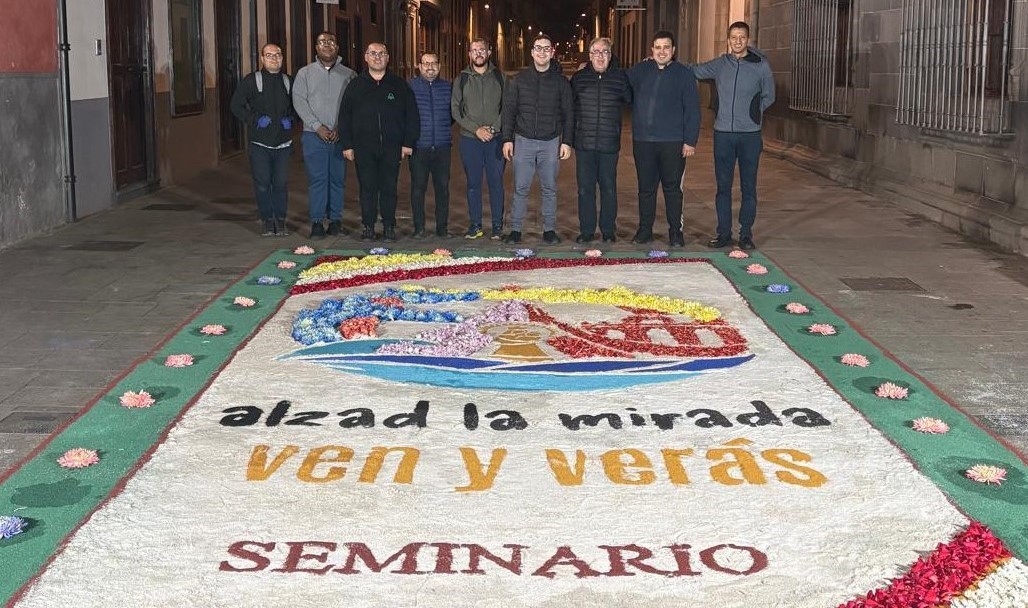 Este año la alfombra del Corpus invitó a alzar la mirada